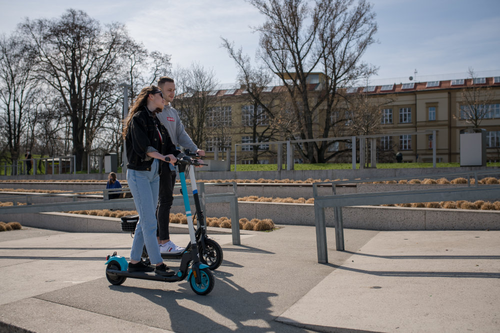 Hulajnoga elektryczna FRUGAL Touring 2.0 czarno-niebieska hamulce tarczowe przód tył kierunkowskazy