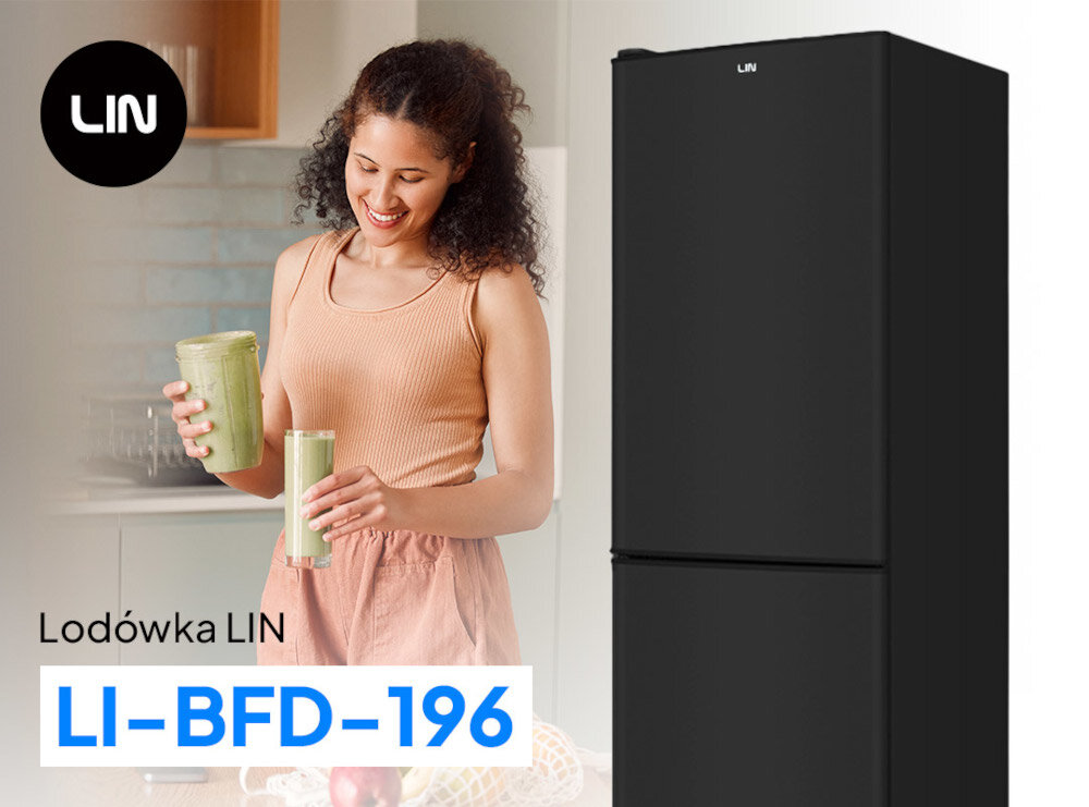 LODÓWKA LIN LI-BFD196 CZARNA lifestyle kobieta lodówka zamknięta kubki w dłoniach model marka