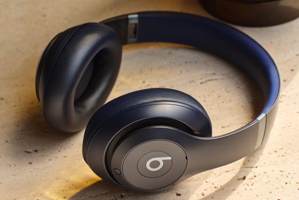 Słuchawki nauszne APPLE Beats Studio Pro ANC design komfort lekkość dźwięk jakość wrażenia słuchowe ergonomia lekkość sport aktywność podróże czas pracy działanie akumulator