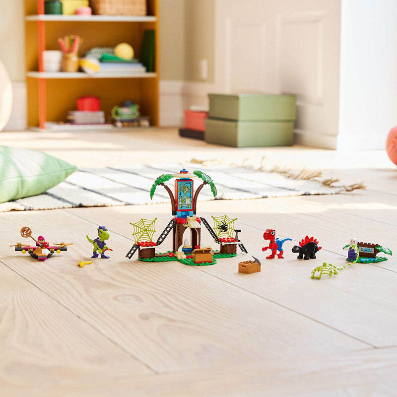 Prezent napakowany zabawą dla fanów Spideya