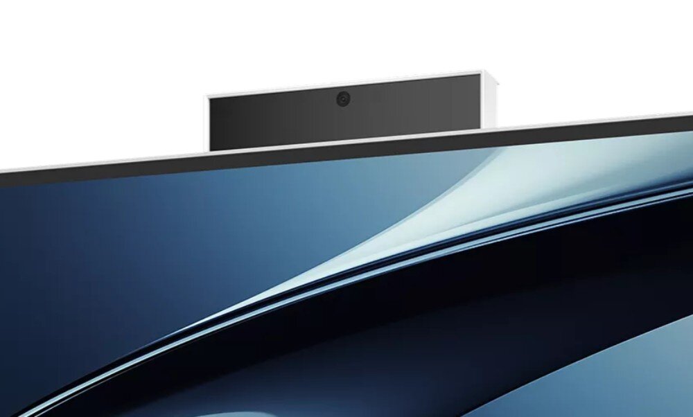 Komputer All in One ASUS ExpertCenter P470VAK-WPE040X Zbliżenie na czarną wysuwaną kamerę komputera All in One na górze ekranu, pokazujące obiektyw, na białym tle, kamera, rozpoznawanie twarzy