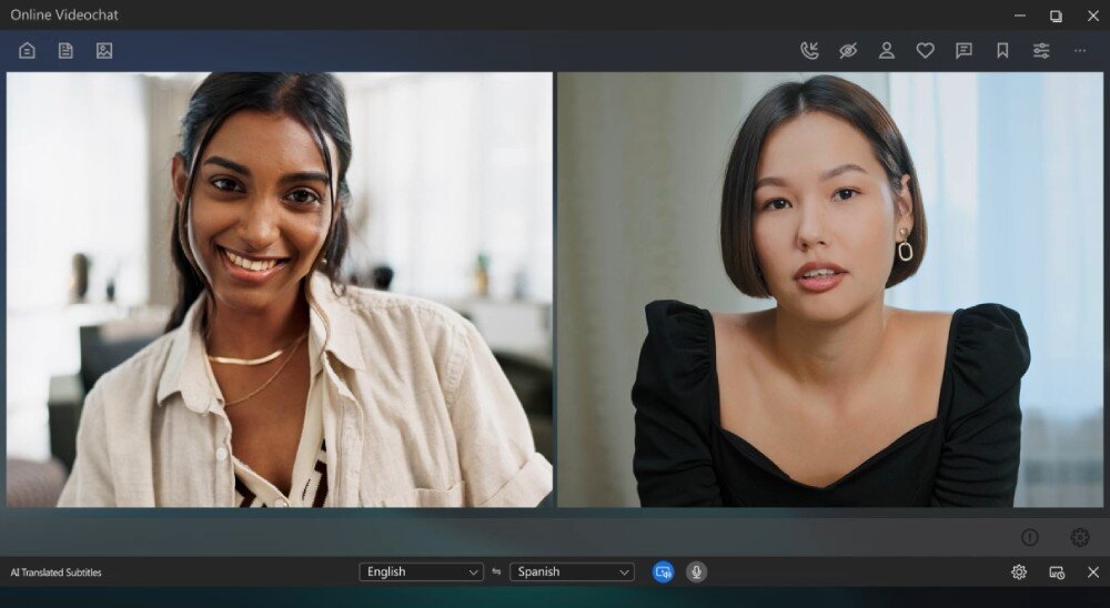 Komputer All in One ASUS ExpertCenter P470VAK-WPE040X Okno rozmowy wideo Online Videochat na ekranie komputera, pokazujące dwie uśmiechnięte kobiety w dwóch oddzielnych kwadratach, z napisami 'AI Translated Subtitles' i 'English Spanish' w dolnej części, kamera, funkcje