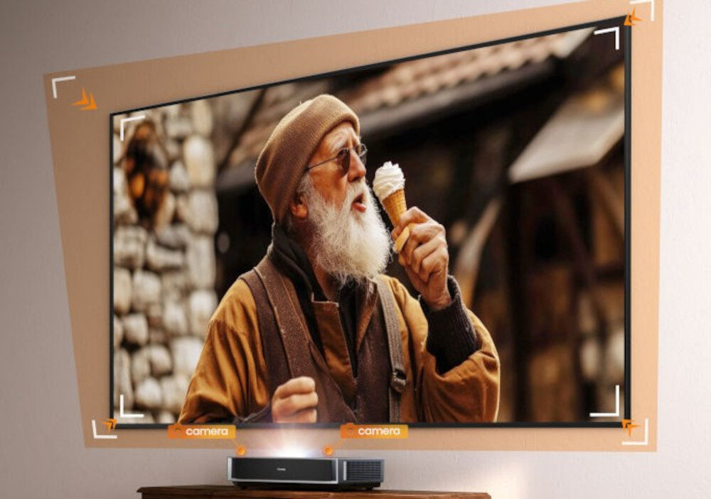 Projektor HISENSE PT1 4K Auto Screen Alignment szybka konfiguracja, projektor stojący na komodzie wyświetlający obraz na ekranie projekcyjnym