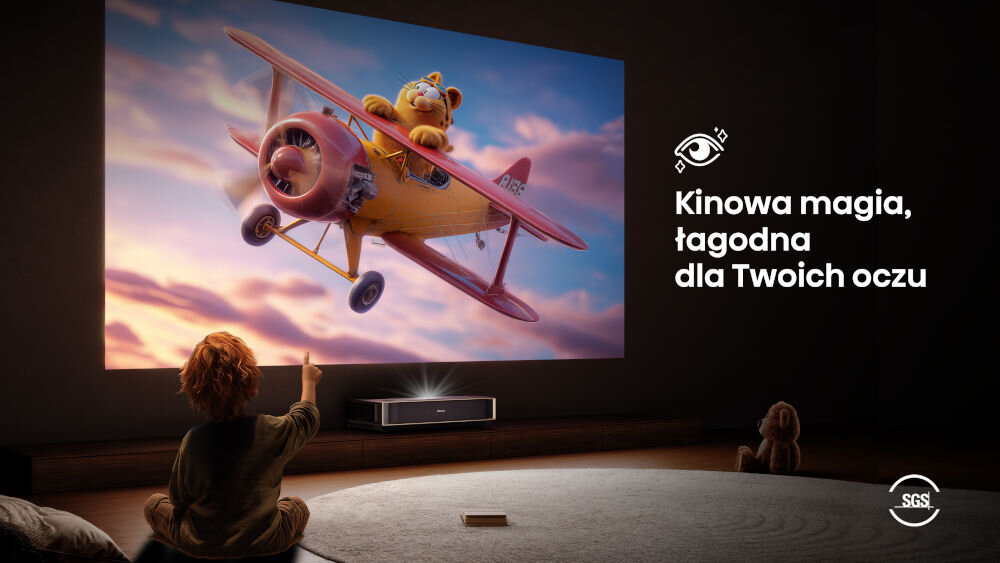 Projektor HISENSE PT1 4K SGS Low Visual Fatigue komfort oczu, dziecko oglądające bajkę puszczaną z projektora