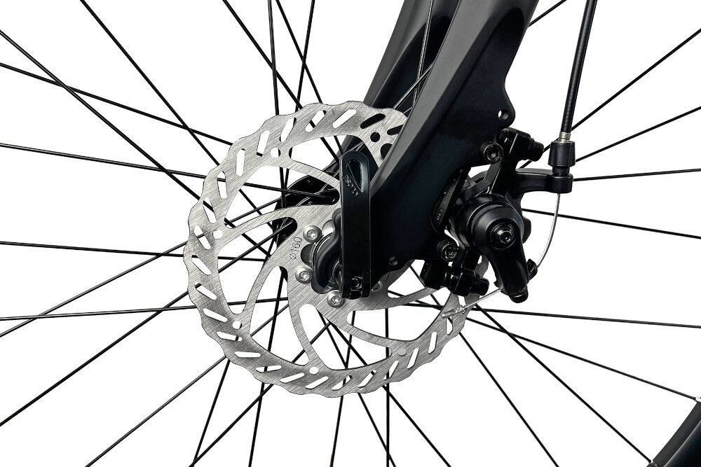 Rower crossowy INDIANA X-Cross 2.0 M19 męski Zielono-czarny zbliżenie na tarczę hamulcową podstawa bezpieczeństwa hamulce tarczowe mechaniczne w niemal każdych warunkach pogodowych i na każdej trasie bardzo duża siła hamowania hamulce z przodu i z tyłu podwójny pakiet bezpieczeństwa