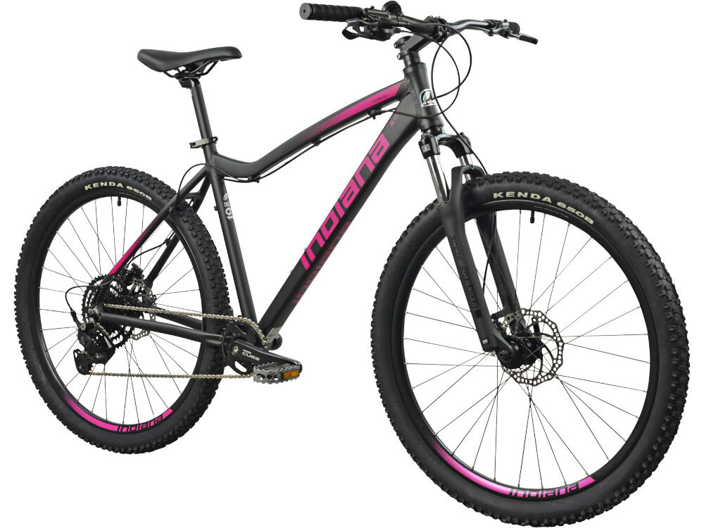 Rower górski MTB INDIANA X-Pulser 3.7 D15 27.5 cala damski Czarno-fuksjowy rower na białym tle widoczny od przodu pod skosem góral dla sportowców do jazdy wyczynowej uniwersalny dla amatorów zwrotny łatwo wchodzący w zakręty do jazdy w mieście na drodze utwardzonej i nieutwardzonej w lesie górski szlak błocie piachu