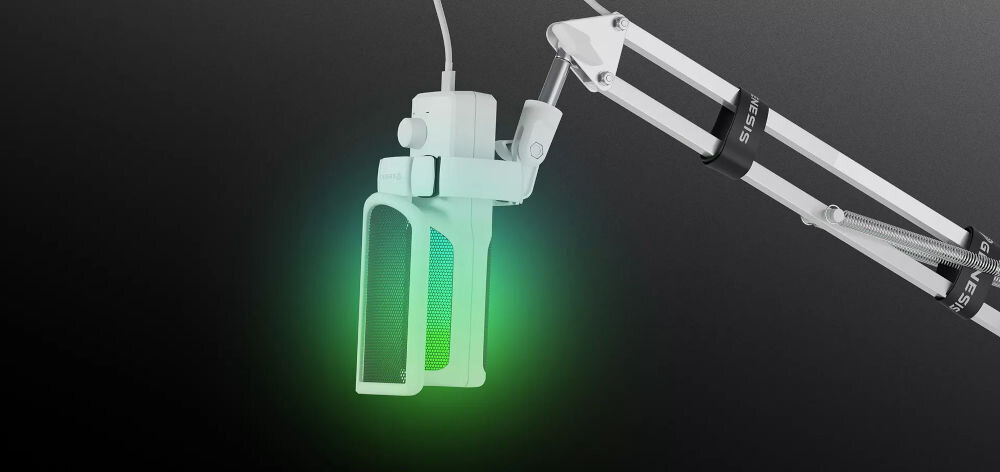 Mikrofon GENESIS Radium 251 Jednokierunkowy / Kardioidalny Biały prezentacja mikrofonu z włączonym podświetleniem na ciemnym tle podświetlenie RGB dynamiczna zmiana barw