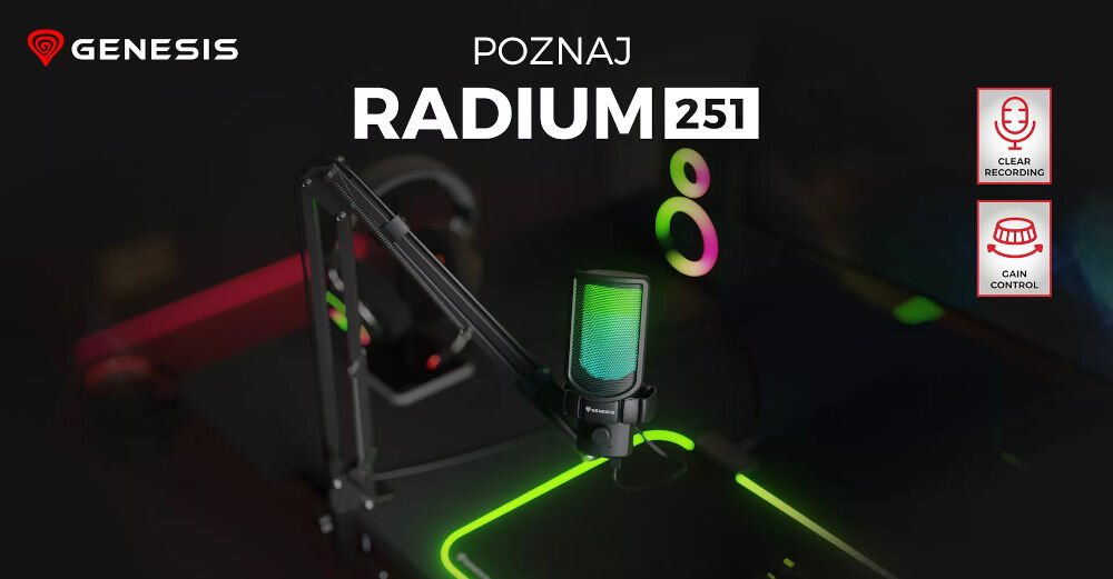 Mikrofon GENESIS Radium 251 Jednokierunkowy / Kardioidalny Czarny prezentacja mikrofonu na biurku obok akcesoria komputerowe z napisem modelu i marki