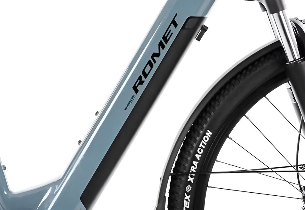 Rower elektryczny ROMET E-Modeco SUV 1.0 AN U17 28 cali Szary zbliżenie na baterię zasięg do 120 km bateria Li-Ion o napięciu 36 V i pojemności 14 Ah (504 Wh) bateria waży około 4 kg czas ładowania około 4-8 godzin żywotność około 500 ładowań bateria w ramie w zestawie dwa kluczyki zintegrowana z konstrukcją roweru