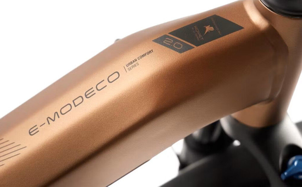 Rower elektryczny ROMET E-Modeco URB 2.0 U17 28 cali Brązowo-czarny zbliżenie na ramę 17-calowa aluminiowa rama rower jest bardzo zwinny lekki łatwo podnieść go odporność na korozję wybór rozmiaru ramy Twój wzrost mierzony w zrelaksowanej pozycji typ roweru