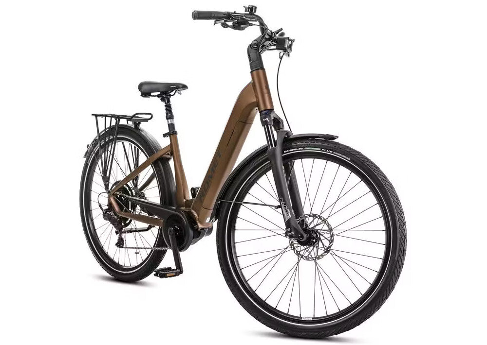 Rower elektryczny ROMET E-Modeco URB 2.0 U17 28 cali Brązowo-czarny rower na białym tle widoczny od przodu pod skosem podstawa bezpieczeństwa hamulce tarczowe hydrauliczne duża siła hamowania płyn hamulcowy hamulce z przodu i z tyłu podwójny pakiet bezpieczeństwa