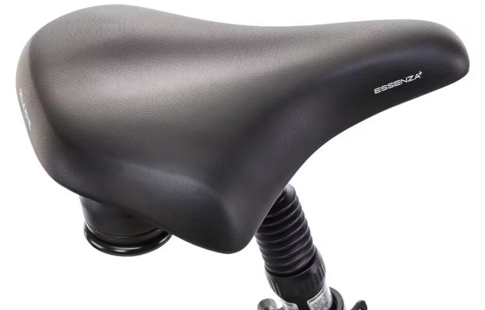 Rower elektryczny ROMET E-Modeco URB 2.0 U17 28 cali Czarno-granatowy zbliżenie na siodełko białe tło siodełko SELLE ROYAL typu Essenza Plus Relaxed wygodna wyprostowana pozycja odpowiednie wypełnienie redukuje nacisk na newralgiczne punkty aluminiowa sztyca o wymiarach 30,9 × 300 mm