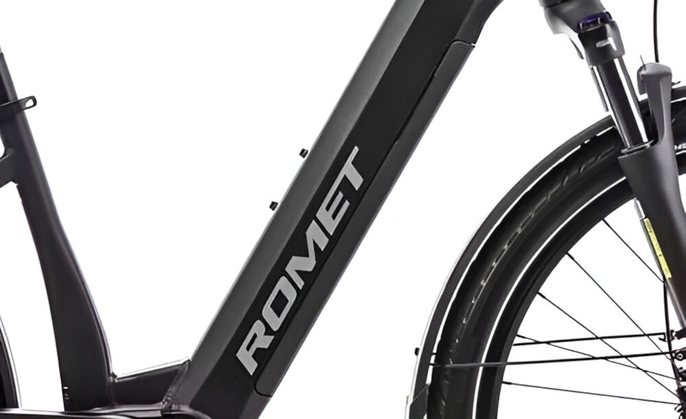 Rower elektryczny ROMET E-Modeco URB 2.0 U17 28 cali Czarno-granatowy zbliżenie na baterię zasięg do 100 km bateria Li-Ion o napięciu 36 V i pojemności 15 Ah (540 Wh) bateria waży około 4 kg czas ładowania około 4-8 godzin żywotność około 500 ładowań bateria w ramie w zestawie dwa kluczyki zintegrowana z konstrukcją roweru