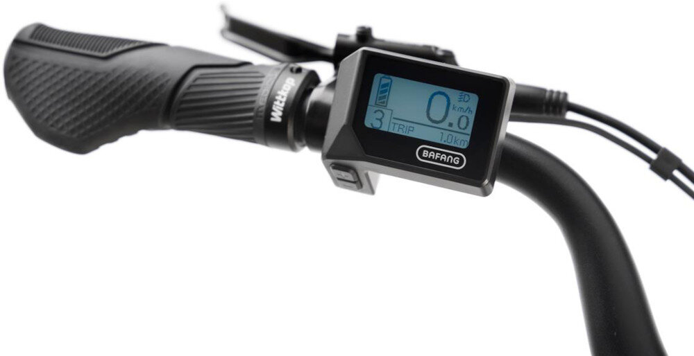Rower elektryczny ROMET E-Modeco URB 1.0 U19 28 cali Szampańsko-czarny zbliżenie na wyświetlacz czytelny wyświetlacz LCD bieżące monitorowanie kluczowych parametrów jazdy ułatwia planowanie tras i kontrolę nad energią