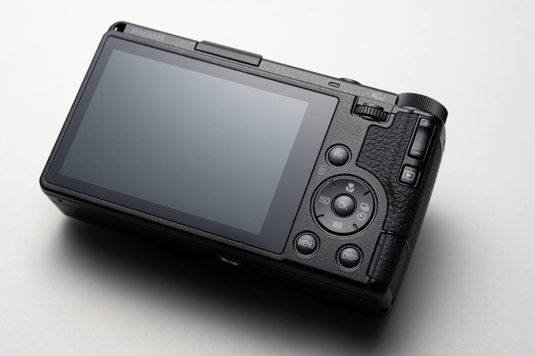 Aparat RICOH GR IV ekran 3.0 cala, Full HD 60 fps, podgląd zdjęć