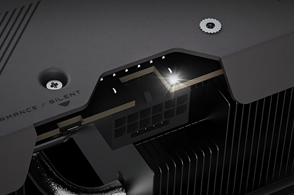 Karta graficzna GIGABYTE GeForce RTX 5090 Gaming OC 32GB Fragment obudowy z futurystycznym oznaczeniem Code / Cyborg, podkreślającym stylistykę karty