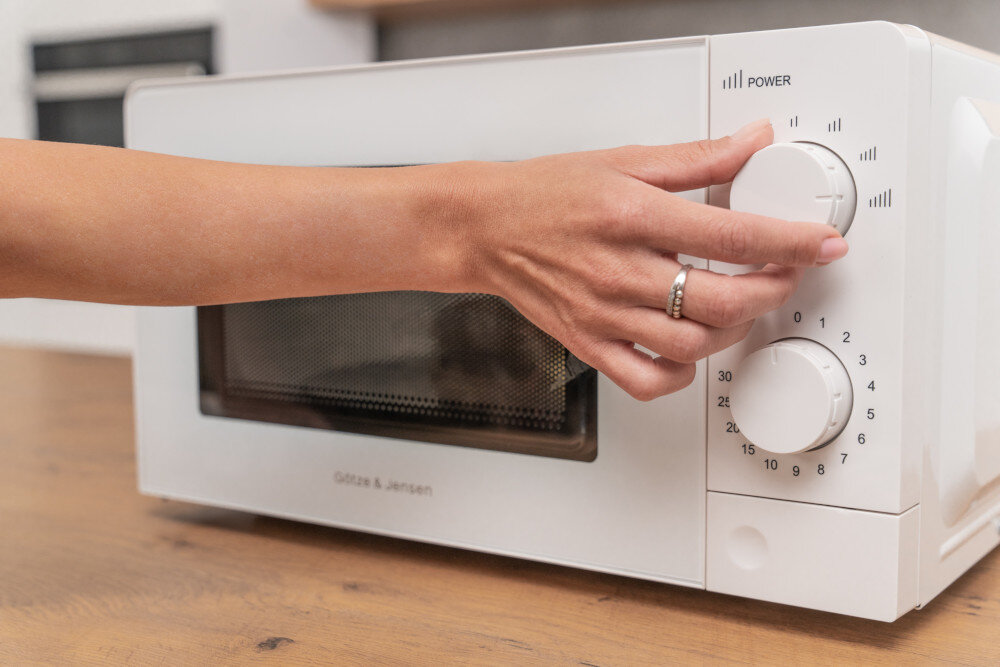 Kuchenka mikrofalowa GÖTZE & JENSEN MO101W