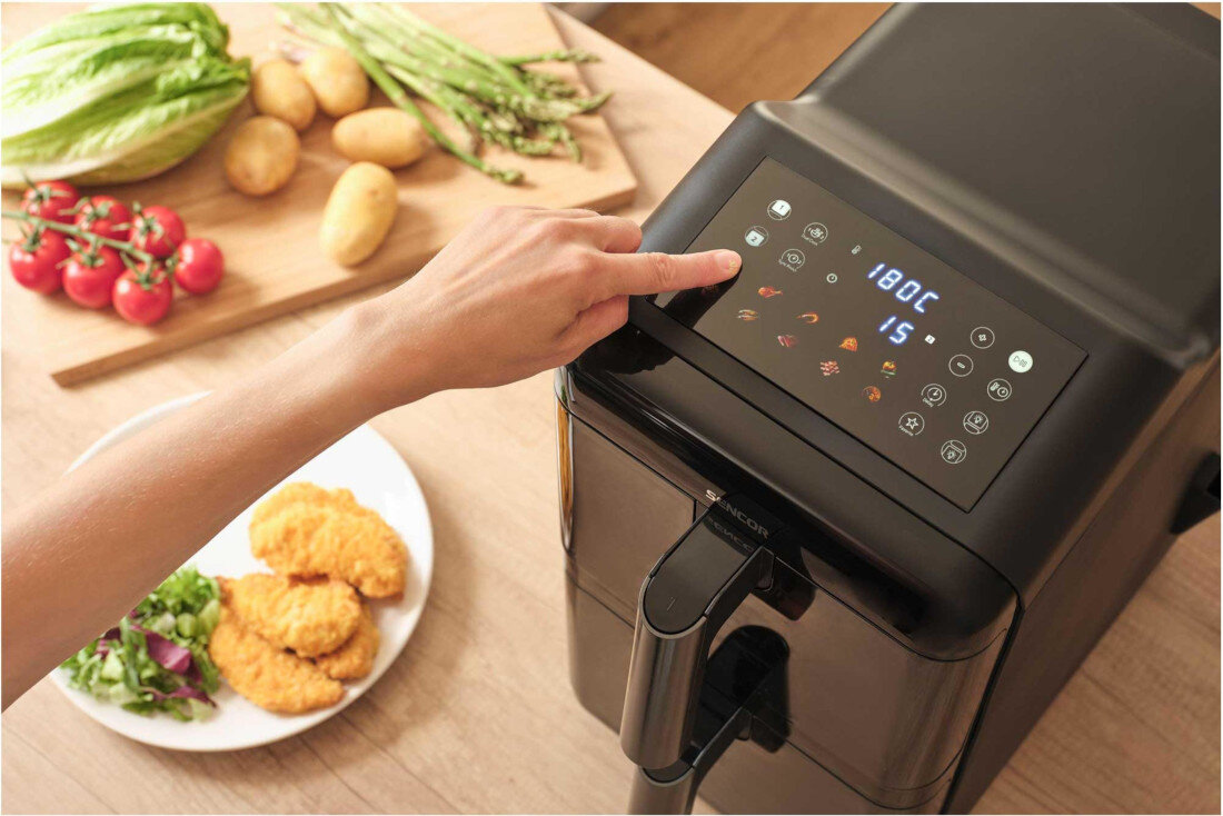 Air Fryer Frytkownica beztłuszczowa SENCOR SFR 1250BK 11.6l z podwójnym koszem, 10 automatycznymi programami i okienkiem do obserwacji postępów Prosta obsługa Kolorowy, cyfrowy wyświetlacz z ikonami ułatwienie wybór Intuicyjne sterowanie wygodne w obsłudze