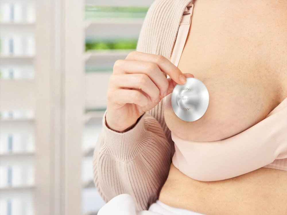 Osłonka na piersi MOMCOZY NS005-NA03NB-A L (2 szt.) Łatwość mycia Metalowe osłonki są hipoalergiczne nie zawierają niklu ani BPA łatwy w utrzymaniu czystości wystarczy dokładnie umyć