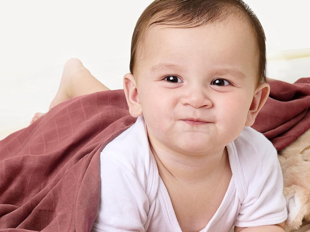 Zestaw otulaczy muślinowych MOMCOZY SJ007-MU00NB-A (4 szt.) rośnie z dzieckiem wszechstronny lekki kocyk na drzemkę podkład do przewijania prześcieradło do mini-łóżeczka osłona na wózek okrycie podczas karmienia stylowy szal