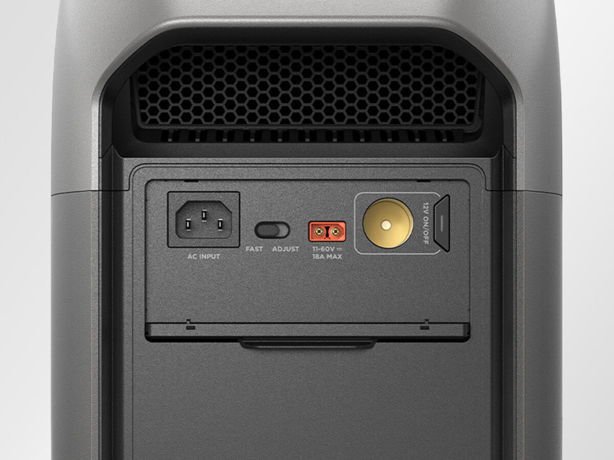 Stacja zasilania ECOFLOW Delta 3 Max 2048 Wh, ergonomia, lekkość, wygoda, transport, Gniazda wejściowe i 12 V w EcoFlow DELTA Max