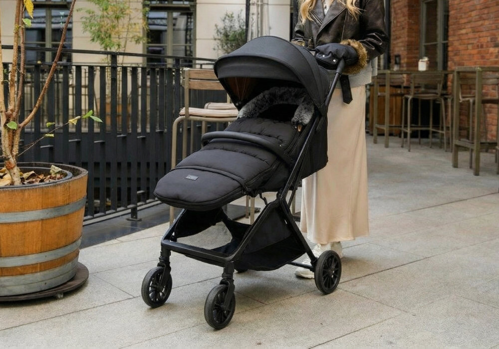 Śpiworek MOMI Sardi 2w1 Czarny Ciepło i wygoda praktyczny i stylowy gadżet jesienne i zimowe spacery ochronę przed zimnem, deszczem i wiatrem spacer