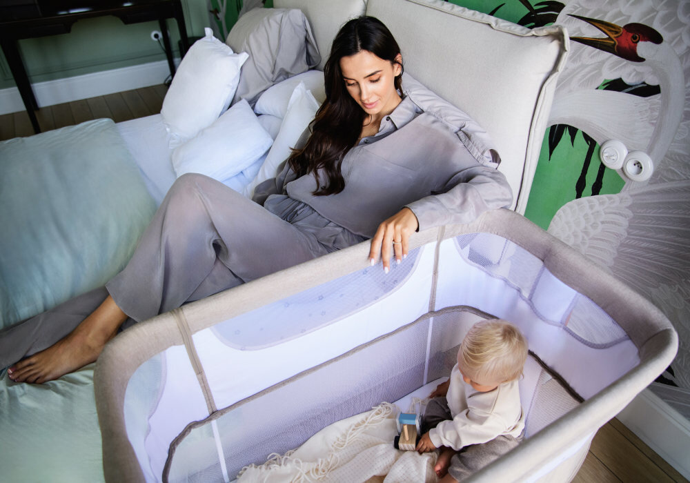 Łóżeczko MOMI Smart Bed 4W1 Beżowy 4 w 1 Nocne pobudki i karmienie  spokojną rutynę karmienia i odpoczynku w pierwszych miesiącach