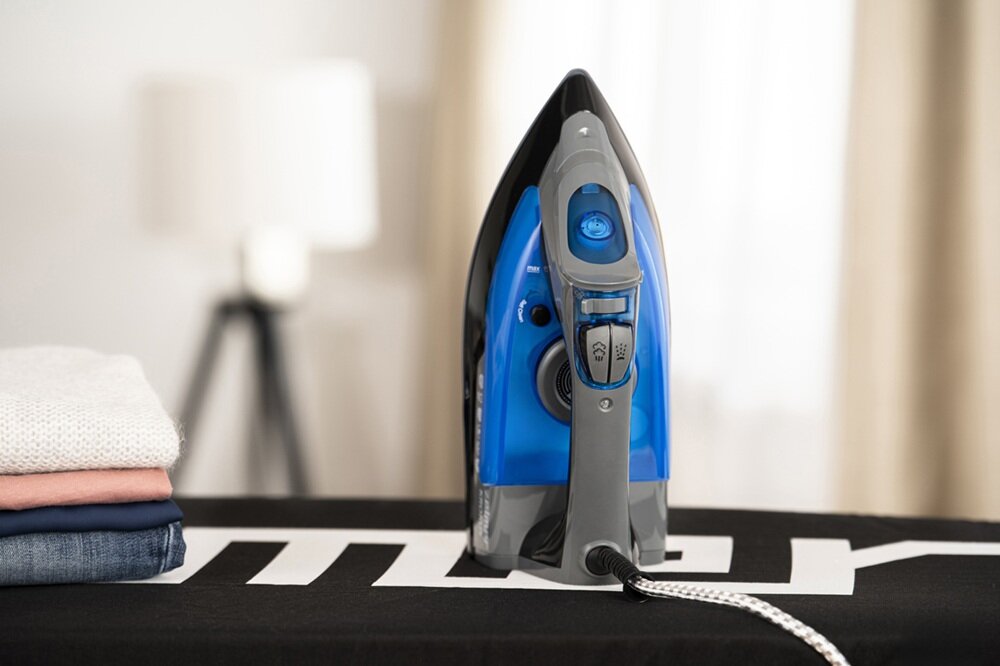 Żelazko ZELMER ZIR3220 Krokus automatyczne odłączanie zasilania, system bezpieczeństwa, ochrona przed przypaleniem