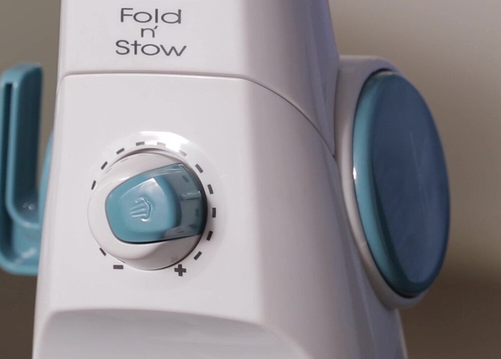 Mop parowy ARIETE 4163 moc Regulacja strumienia pary różne powierzchnie Obrotowa głowica mopa głowica trójkątny kształt precyzja czyszczenie