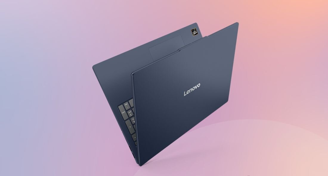 Smukła ciemna obudowa laptopa Lenovo IdeaPad Slim 5 10. generacji – widok z góry na zamknięty laptop z logo Lenovo na pastelowym tle. - smukła obudowa, MIL-STD-810H 