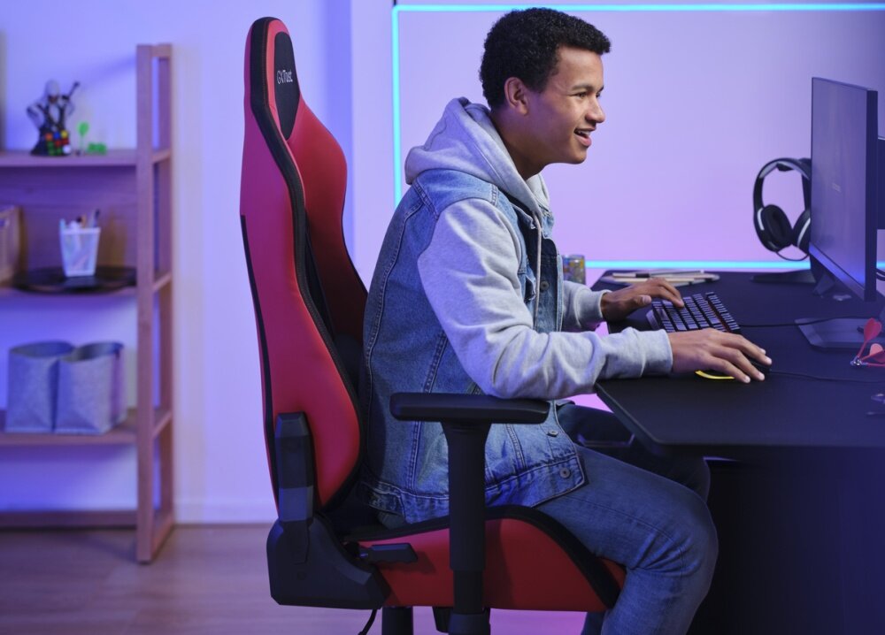 Fotel TRUST GXT 714R Ruya maksymalna wygoda trwałość wznieś się do gwiazd relaks dodatki