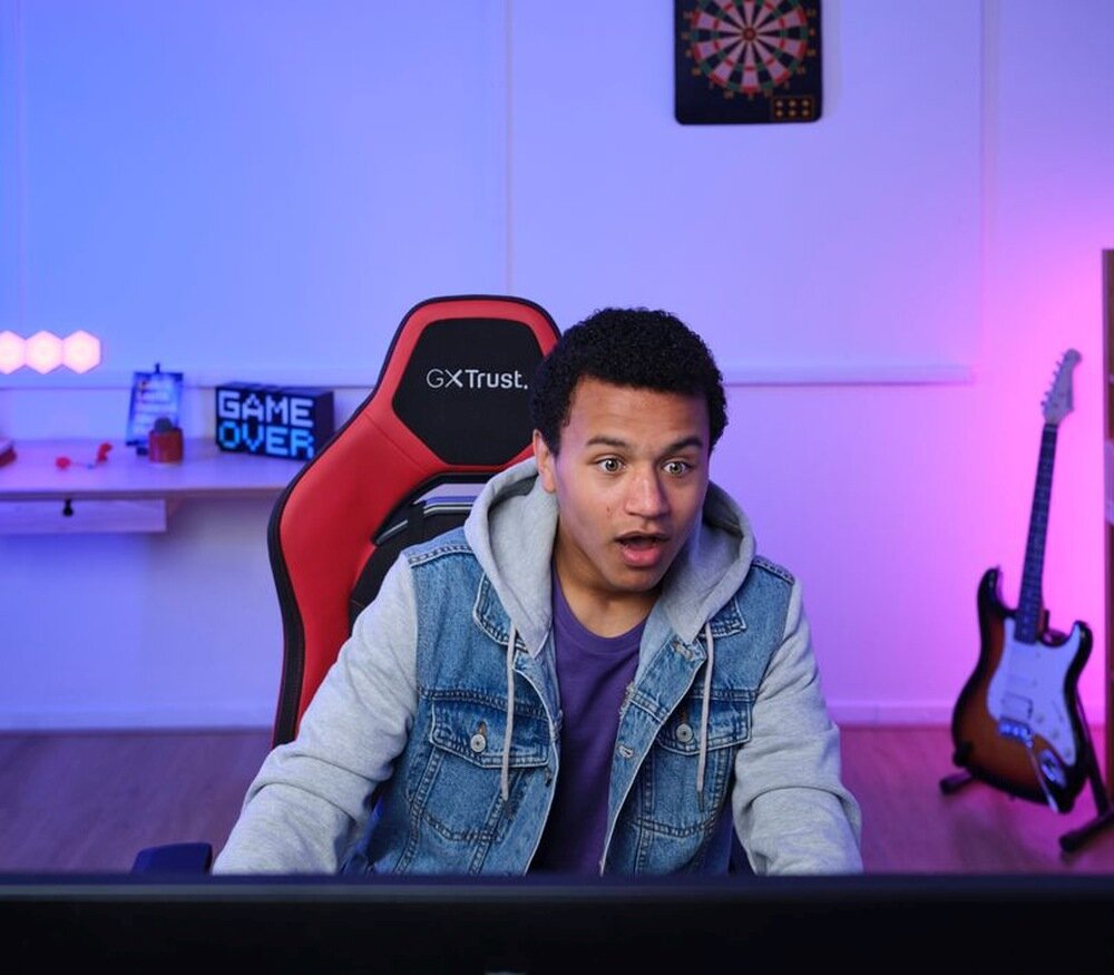 Fotel TRUST GXT 714R Ruya maksymalna wygoda trwałość wznieś się do gwiazd relaks dodatki