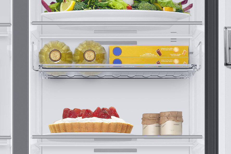 lodówka Samsung rs66dg813cb1ef posiada nowoczesną półkę na wino