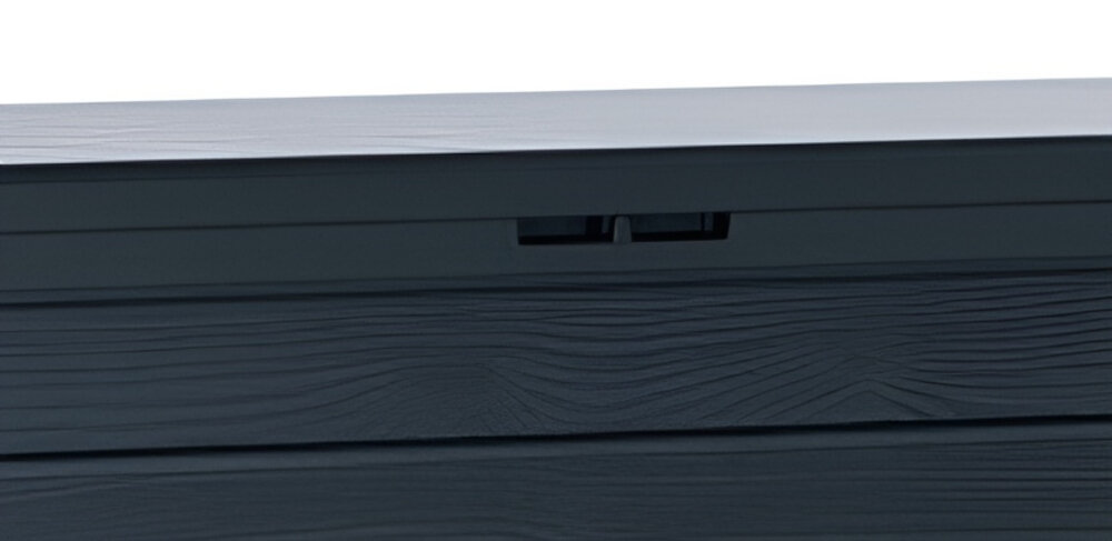 Fragment skrzyni ogrodowej w kolorze antracytowym z widoczną strukturą przypominającą drewno. Na górze znajduje się zamknięcie lub uchwyt.