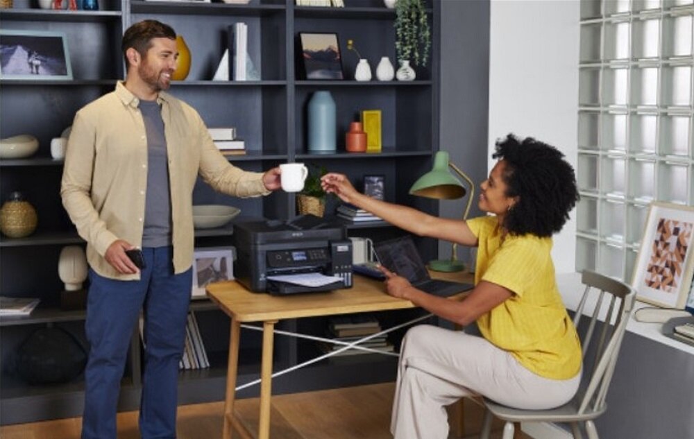 Urządzenie EPSON EcoTank L6270 Ciesz się dwustronnym drukowaniem przy bardzo niskich kosztach Idealna drukarka dla wszystkich osób wymagających wysokiej jakości druku przy nieprawdopodobnie niskim koszcie wydruku strony