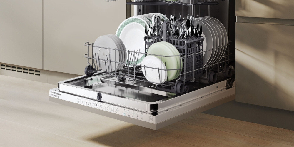 Zmywarka CANDY RapidÓ CIP 3E7L0W Pojemny kosz duże naczynia Przestronna konstrukcja budowa wnętrze miski garnki talerze