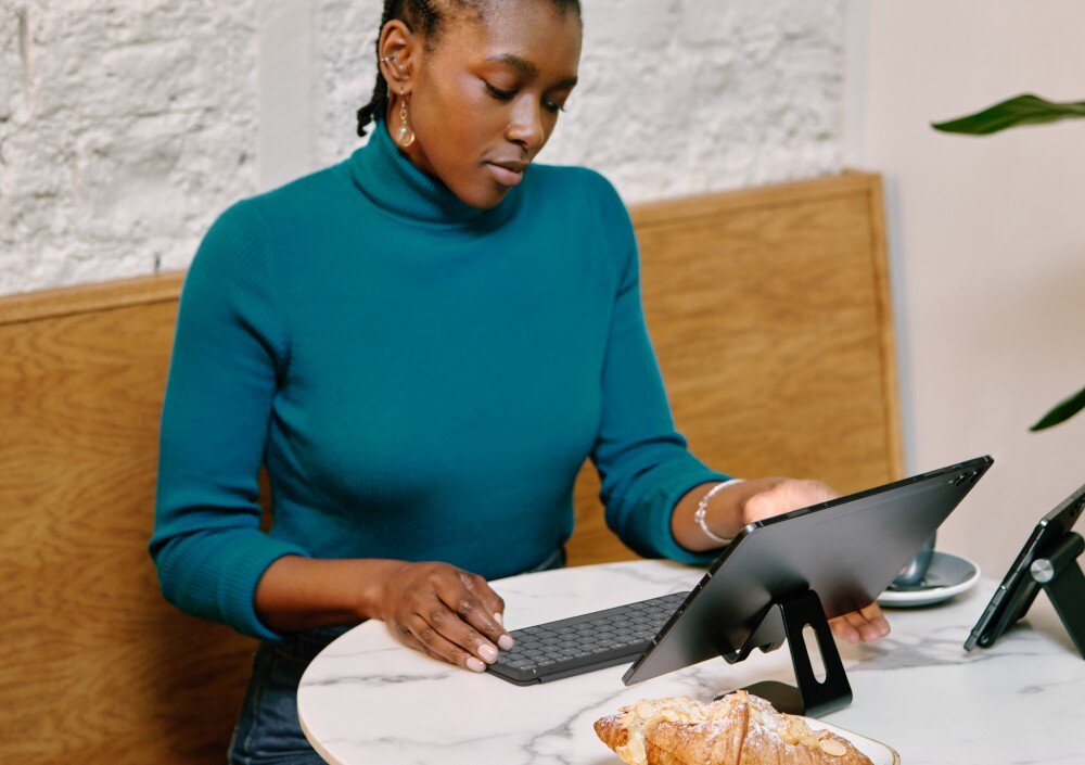 Klawiatura LOGITECH Keys-To-Go 2 Grafitowy łączność Bluetooth przełączanie