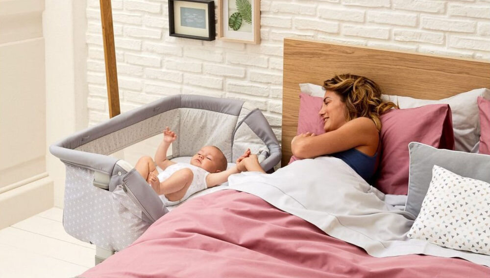 Łóżeczko dostawne CHICCO Next2Me Dream Silver Srebrny nowonarodzone dzieci blisko rodziców funkcja kołyski regulowany bok dostosowanie łózeczka do łóżka rodziców czuje się bezpiecznie spokojnie zasypia własne komfortowe łóżeczko odpowiednie dla dzieci od urodzenia do 9 kg wymiary rozłożonej wersji 66- 81 x 93 x 69 cm