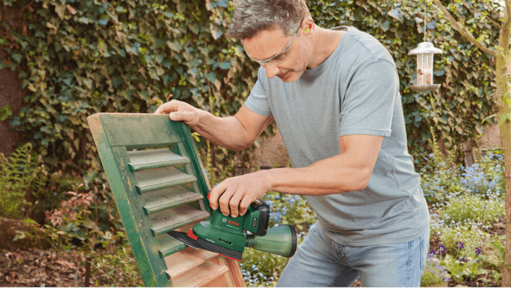 Szlifierka BOSCH UniversalSander 18V-10 06033E3100 elektroniczny wstępny wybór prędkości obrotowej precyzyjnie ograniczana