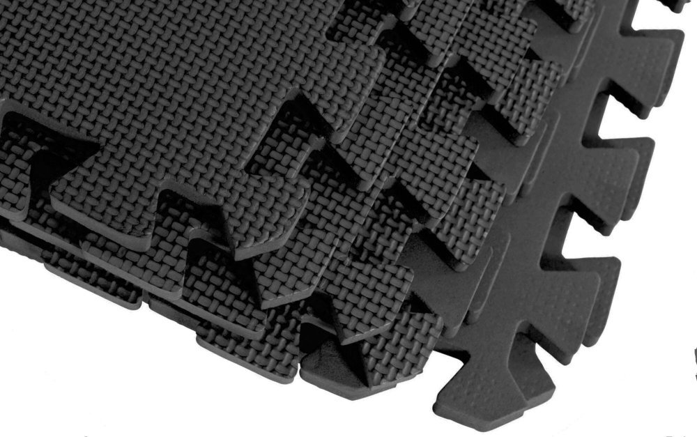 Mata pod sprzęt fitness GORILLA SPORTS szerokiej gamie kolorystycznej czarny i szary sześciu wariantach kolorystycznych niebieski zielony z grafiką trawy brązowy z grafiką desek imitujący drewnianą podłogę jasnobrązowy z grafiką desek w jaśniejszym - element na białym tle