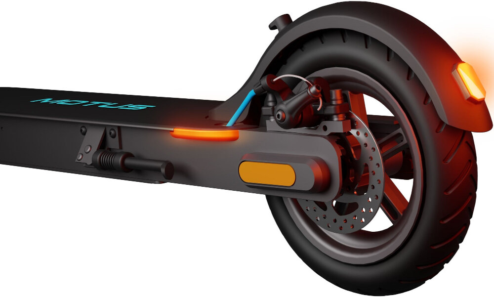 Hulajnoga elektryczna MOTUS Scooty 8.5 Lite Szary potrojny system oswietlenia przedni tylny boczny przednia lampa o wysokiej jasnosci tylna czerwona lampa odblaski