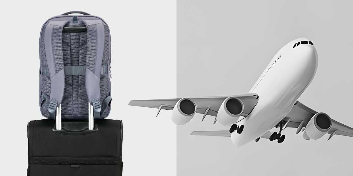 Plecak na laptopa SAMSONITE Guardit Classy 2.0 15.6 cali Niebieski Plecak zamocowany na uchwycie czarnej walizki podróżnej za pomocą pasa Smart Sleeve obok grafiki samolotu.