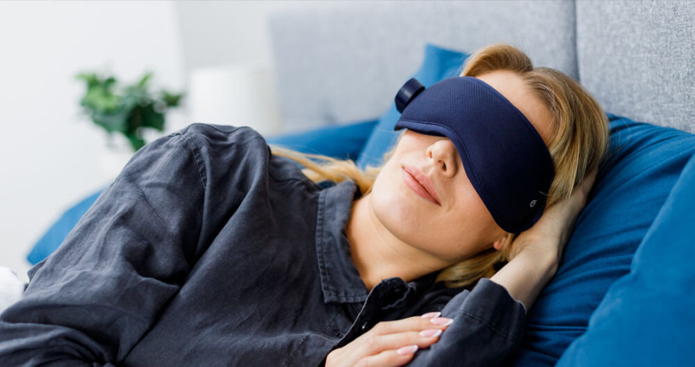 Masażer do oczu MEDIVON Horizon Hypnos redukcja napięcia mięśniowego wokoł oczu minimalizowanie oznak zmeczenia poprawa elastyczności skóry tryby rozgrzewania i chłodzenia wspomaganie regeneracji i relaksu dla osób pracujących przy komputerze czytających spędzanie wielu godzin przed ekranem 