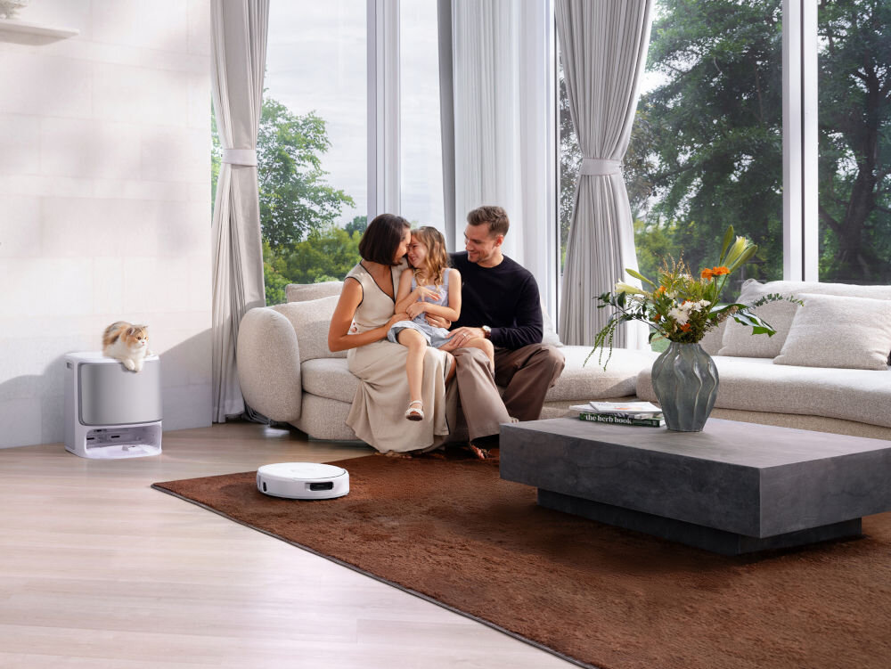 Robot sprzątający NARWAL Flow w eleganckim salonie