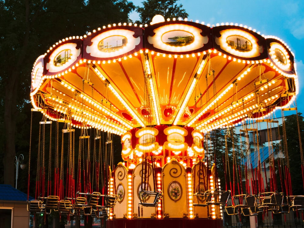 Smartfon VIVO Y19s 8/256GB 6.68 90Hz zdjęcie oświetlonej karuzeli aprat główny hd 50 MP aparat portretowy 5 MP rozmycie tła algorytm zdjeć nocnych