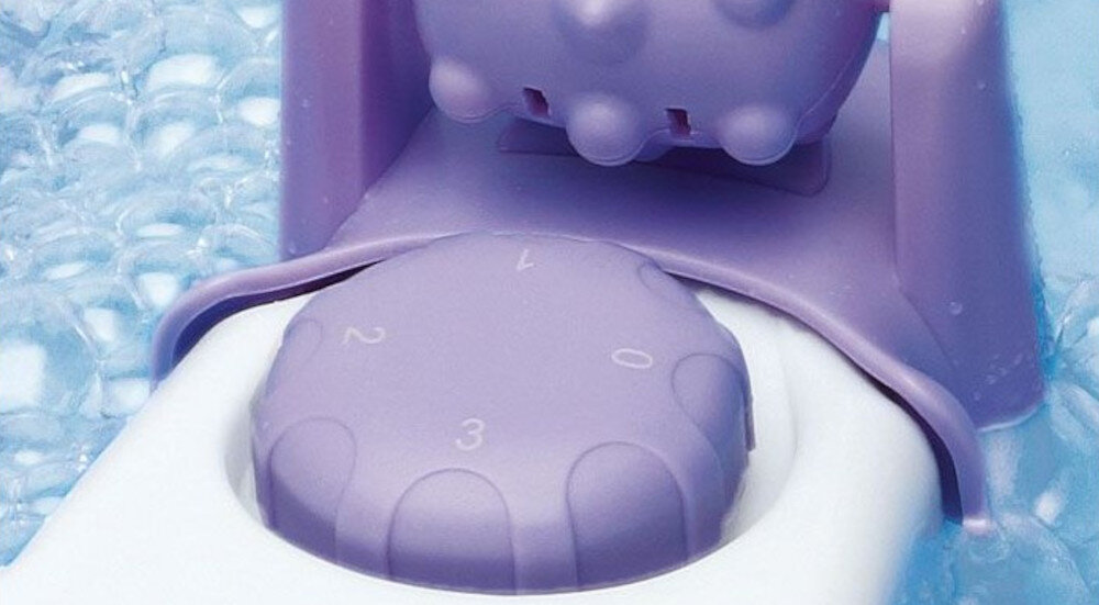 Masażer do stóp BOMANN FM 8000 CB Łatwa obsługa gumowe nóżki stabilizujące znacznik poziomu wody otwór spustowy napełnianie opróżnianie cztery poziomy regulacji Zasilany sieciowo moc