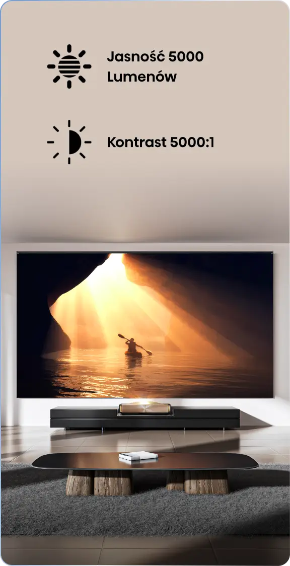 Projektor Hisense L9Q wyświetla obraz kajakarza w jaskini, w nowoczesnym salonie z widokiem na ogród.