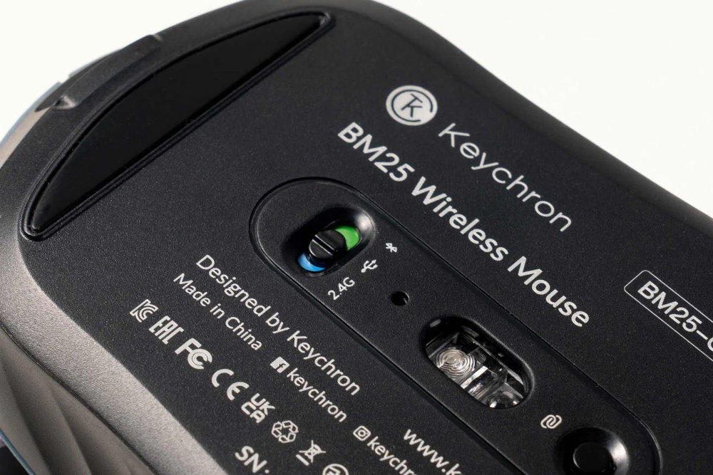 Zestaw KEYCHRON Wireless Combo KCBD2 trzy tryby połączeń 2.4 GHz, Bluetooth 5.2 i przewodowe Wspólny odbiornik USB-A klawiaturę mysz Klawiatura B36 przełączanie się między trzema urządzeniami Bluetooth Mysz BM25 dedykowanego przycisku - myszka od spodu