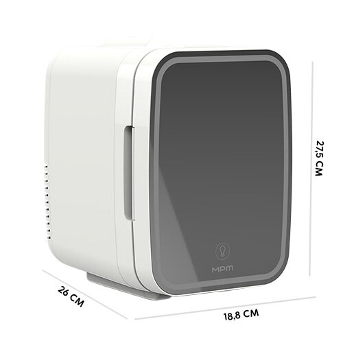 Chłodziarka kosmetyczna MPM-04-CK-01 z oznaczeniem wymiarów: 27,5 cm x 18,8 cm x 26 cm.