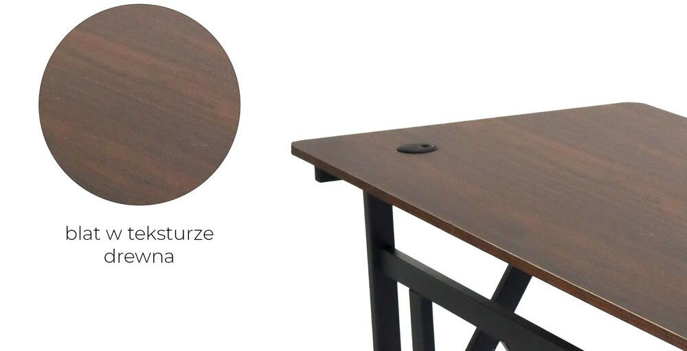 Biurko gamingowe COBRA CR3012BN Brązowy zbliżenie na blat biurka białe tło specjalny materiał UV tekstura drewna powierzchnia wodoodporna ognioodporna antypoślizgowa odporna na zarysowania